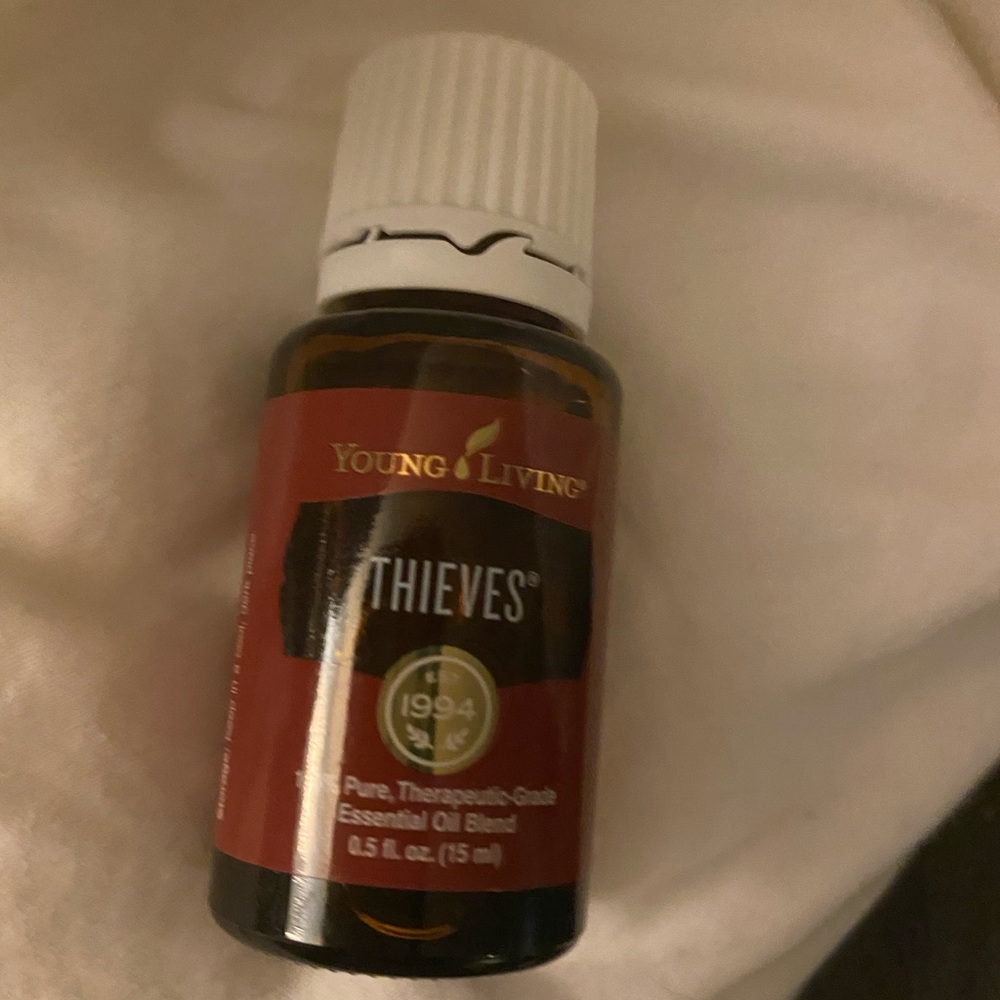 Young Living Thieves Essential Oil Blend 15ml